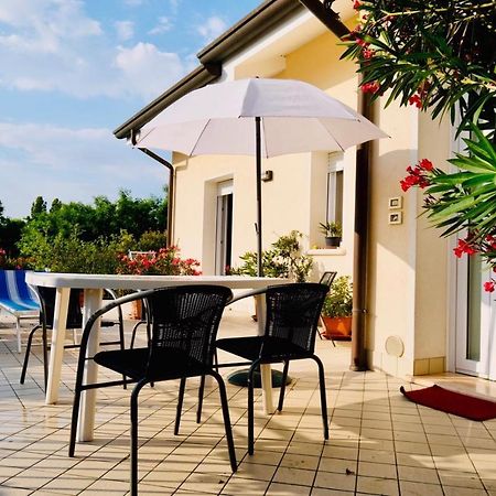 Appartamento In Villa Daniela Con Piscina Privata Carraro Immobiliare Jesolo - Family Apartments Exterior foto